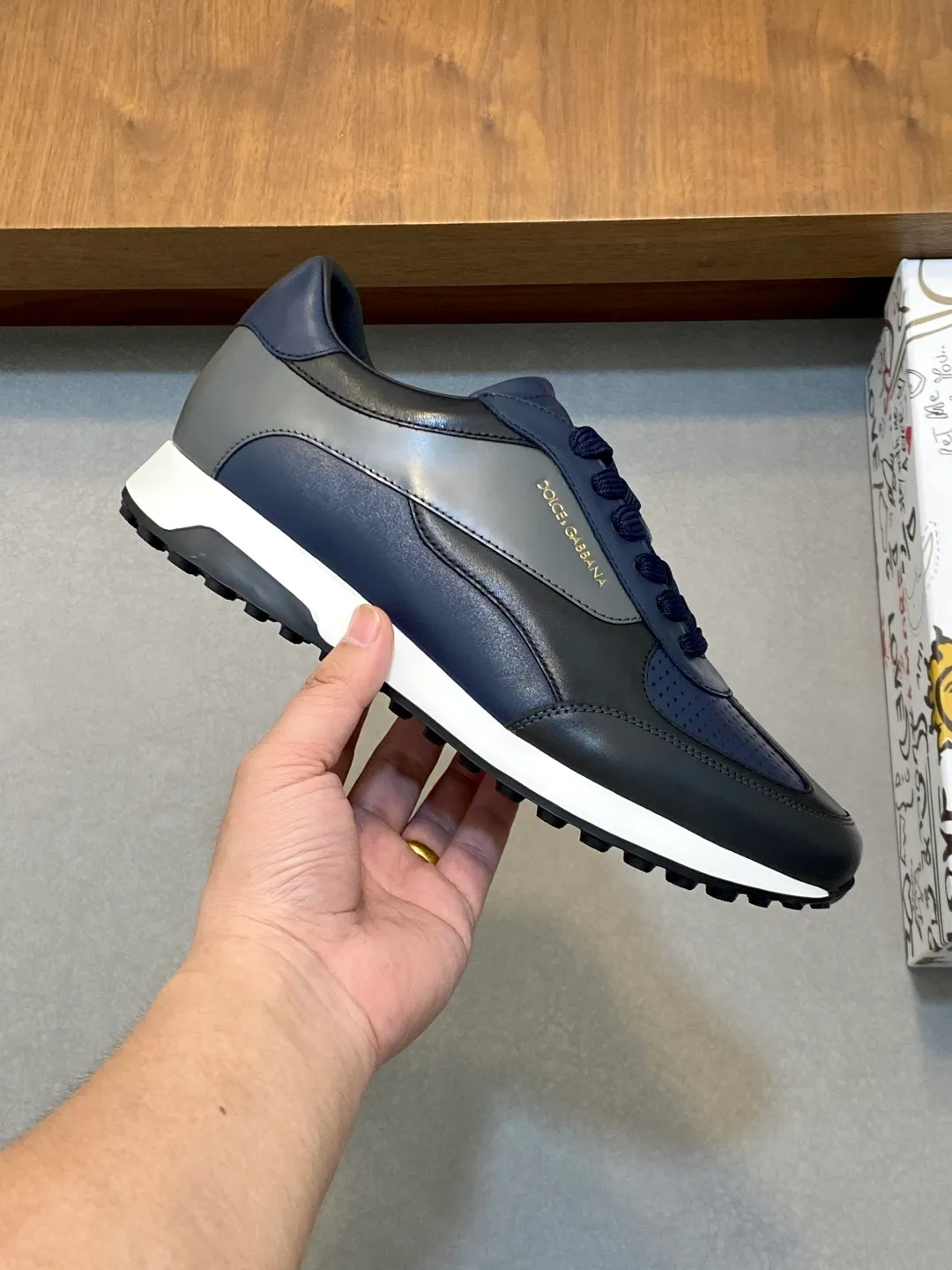 Men's Men's Shoes 💰900••Classic••Dolce&Gabbana••DG✔️High-end men's sports•casual shoes. Original goods from top counters. Original imported cowhide, multi-material splicing design ➕Imported cowhide lining, cowhide feet ➕Original TPR elastic outsole.  Size: 39-44 (38, 45 customized)